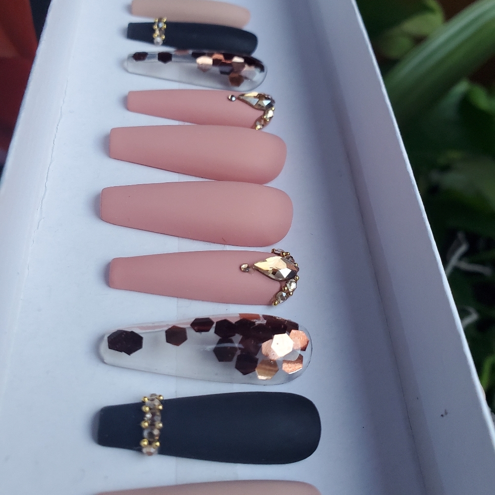 Press on Nails - Picture 3 of 8